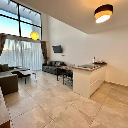 Retreat, Block B2, Unit12 *